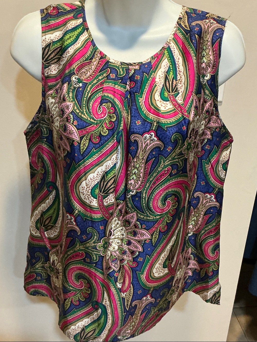 TALBOTS 100% SILK SLEEVELESS BLOUSE